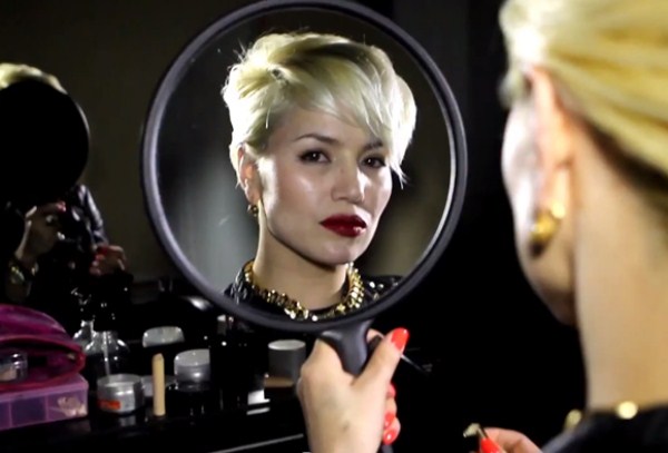 “Киви” хамтлагийн ахлагч Укагийн шинэхэн зурагнууд